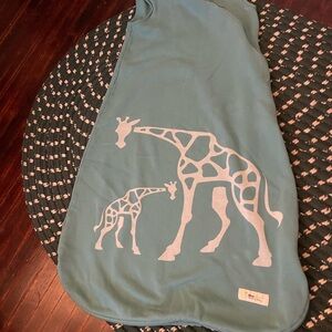 Wee Urban Blue Baby Sleeping Bag Sleep sack with Giraffe Print made in Canada 🇨🇦